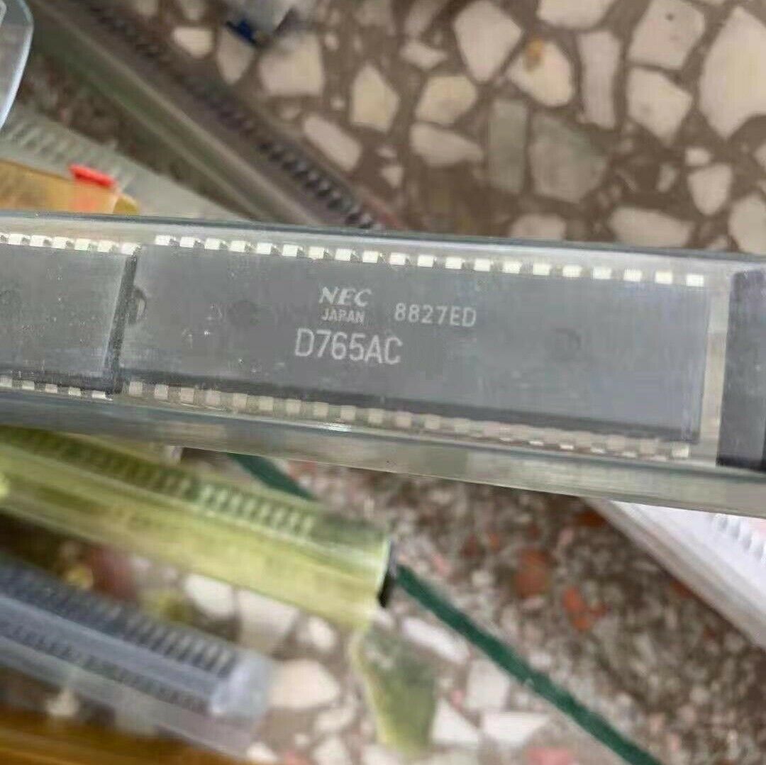 1PCS  IC NEC DIP-40 UPD765AC D765AC UPD765 D765