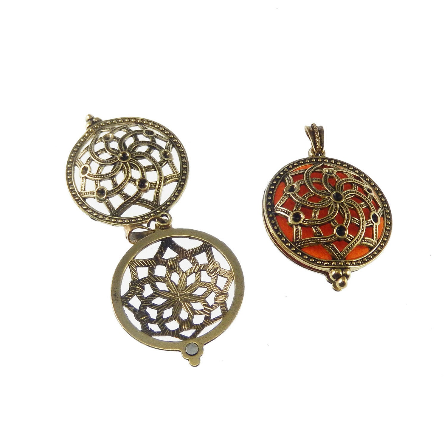 2 Retro Bronze Round Brass Locket Hollow Flower Pendant Perfume Diffuser 43*35mm
