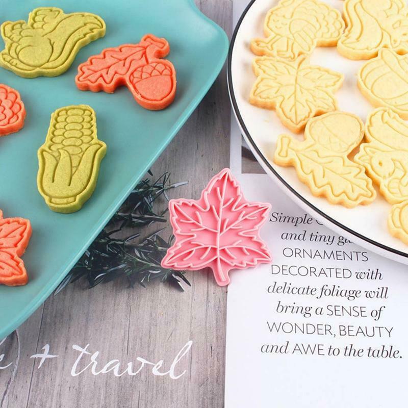6 PCS Thanksgiving Pine Cone Pumpkin Turkey Squirrel Shaped Plastic Material