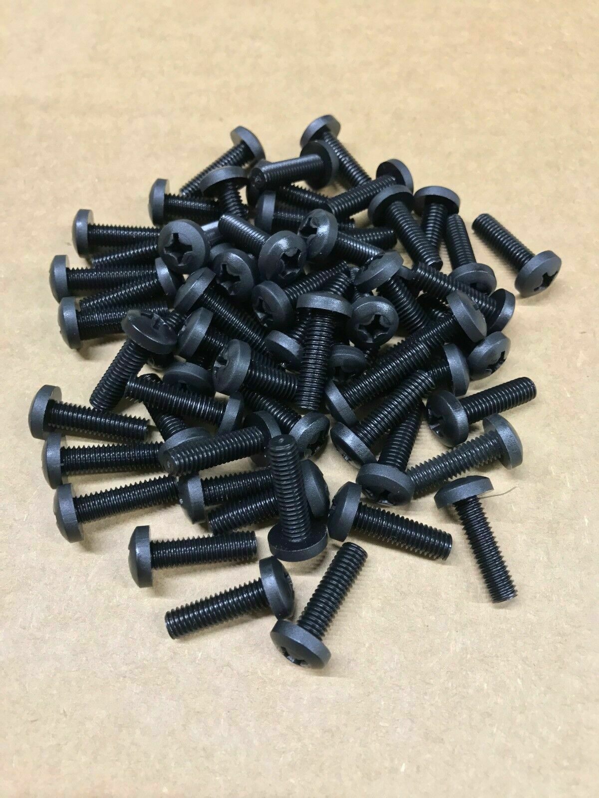 Pack of 100  Pan Head Black Nylon License Plate Pan Head Screws M3x8mm
