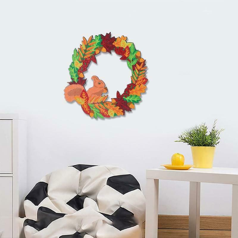 Squirrel Maple Leaf Wreath 5D Special Diamond Painting Embroidery Cross Stitch