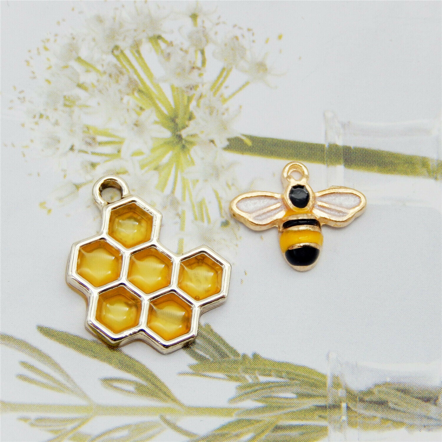 20PCS Enamel Mixed Lots Honeycomb and Bees Pendant Charms for Bracelet Necklace