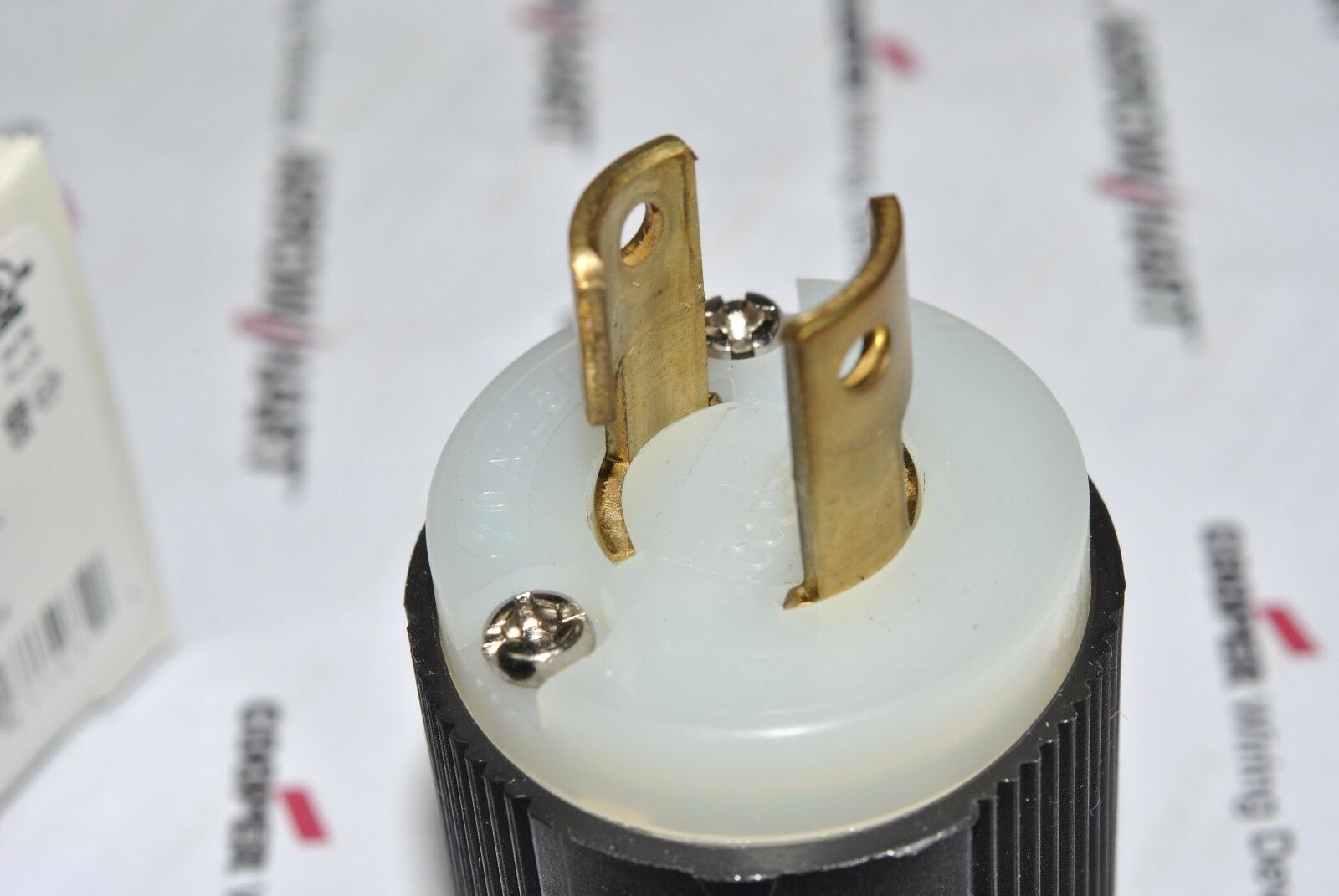 1pcs - COOPER CWL220P 20A 250V L2-20 Twist Hart-Lock Locking Male Plug