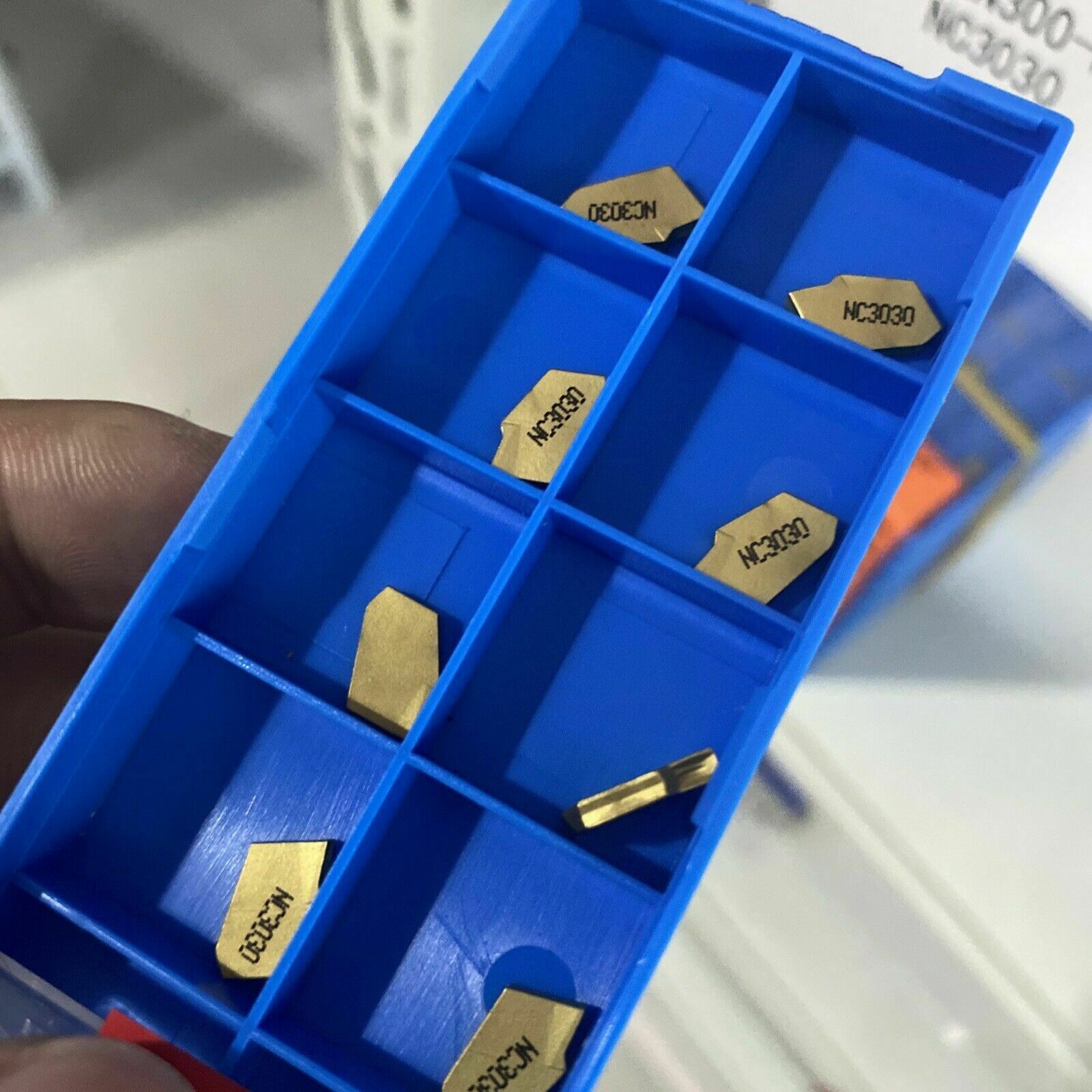 20P SP200 NC3030 ZQMX2N11-1E 2mm Width Grooving Cut-Off Carbide Insert For Steel
