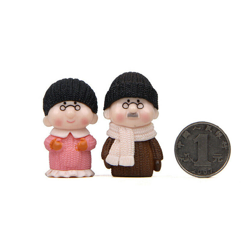 4pcs/lot  Mini Figures Grandma Grandpa Sweety Lovers Couple Ornament Figu.l8
