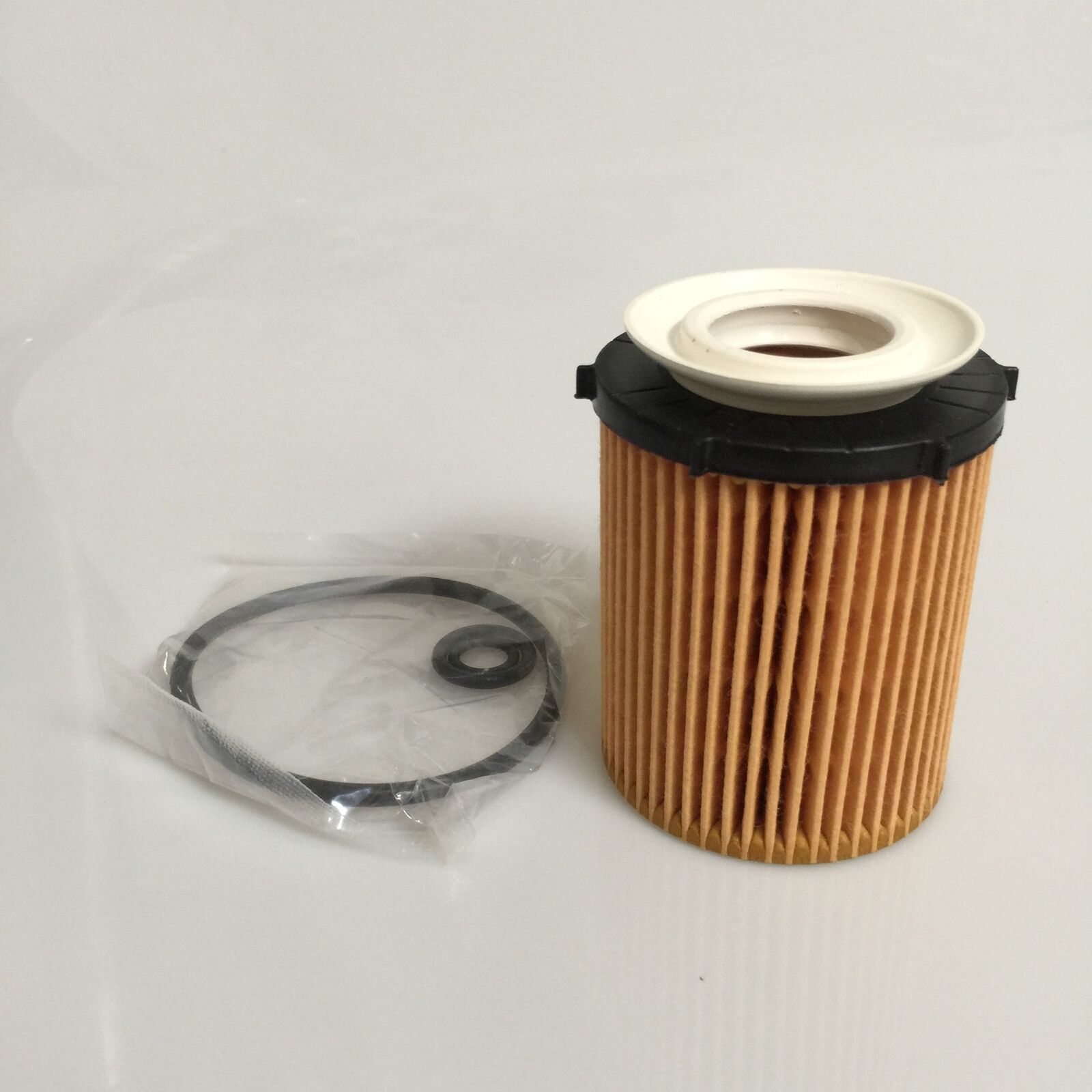 New Engine Oil FILTER Fit For Mercedes-Benz C E CLA -Class 2701800109