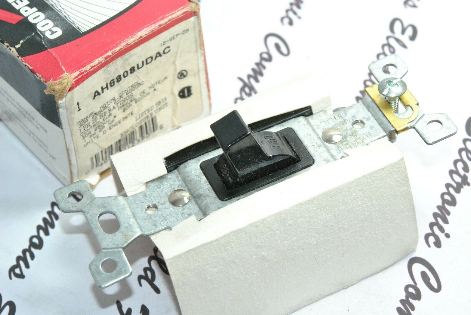 1pcs - COOPER AH6808UDAC 20/30A 600/250VAC Manual Motor Control Toggle Switch