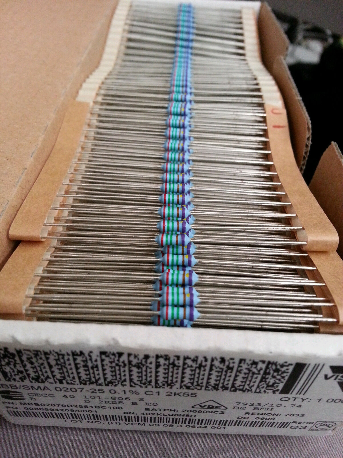 100x VISHAY SMA0207 0.6W 2k55 0.1% 25ppm HI END PRECISION RESISTORS FOR AUDIO !