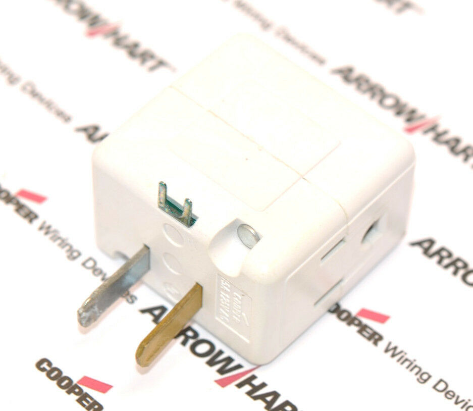 1pcs- COOPER SA483W 15A 125V Three Outlet Cube Tap Single Receptacl to 3 Outlets