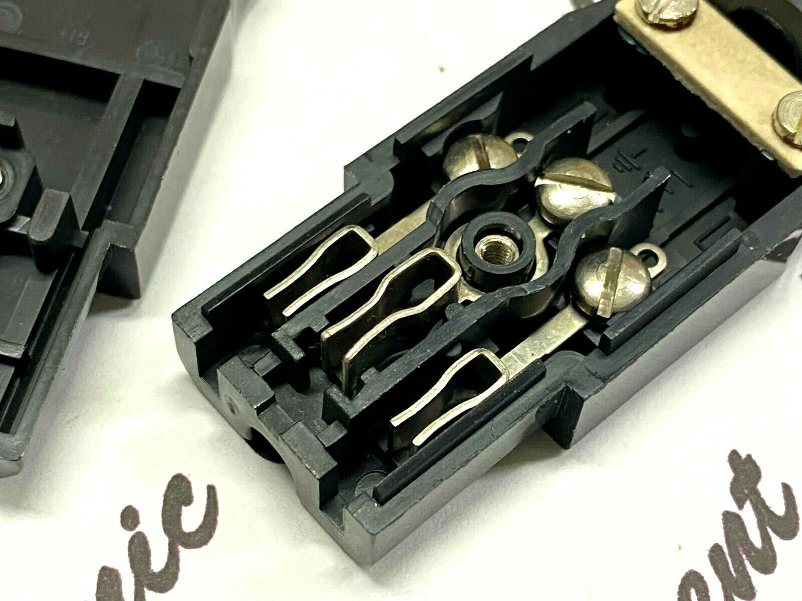 1pcs- SCHURTER P597 IEC 10A 250Vac  Re-wireable Female Plug -Connector