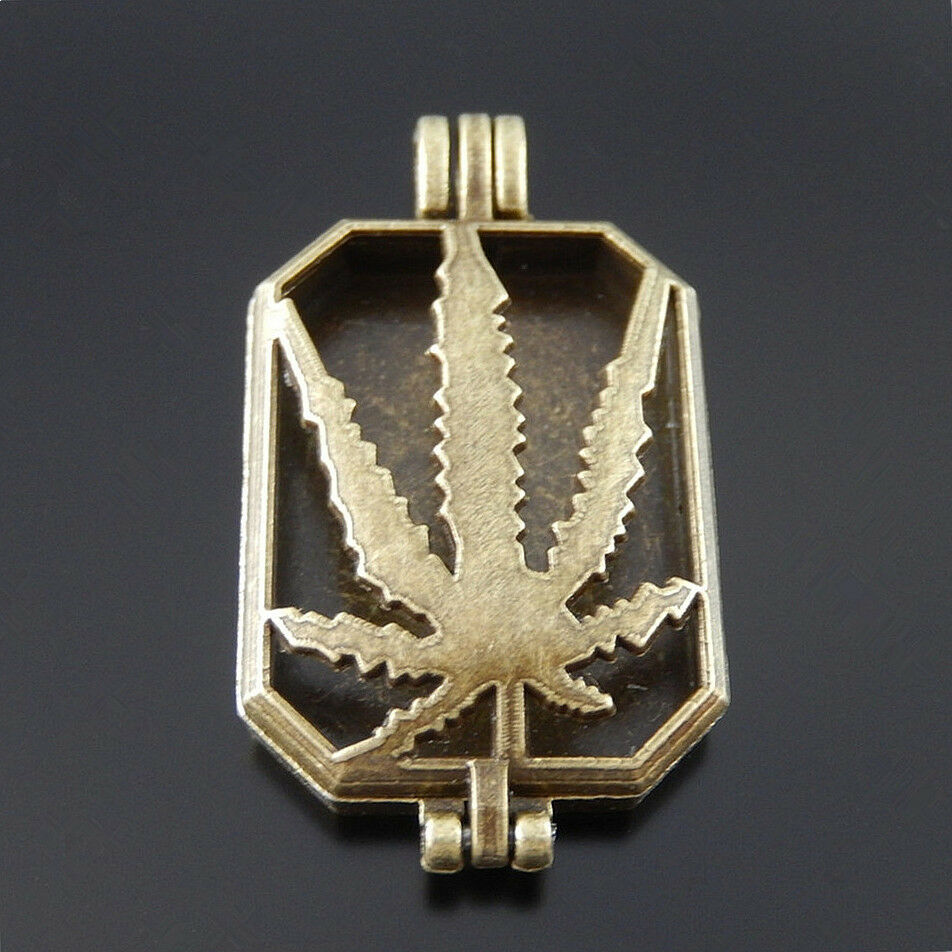 2 pcs Antiqued Bronze Alloy Maple Locket Rectangle Aromatherapy Diffuser Pendant