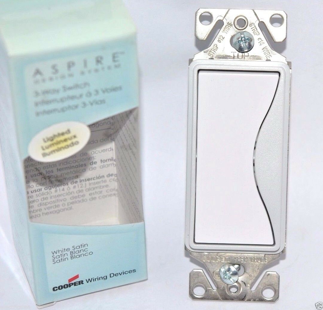 1pcs - COOPER 9513WS ASPIRE 15A 120/277VAC Lighted 3-Way Switch - White Satin