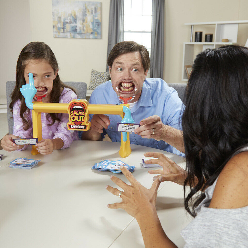 Hasbro Speak Out Showdown Family Board Game Duel Challenge Party Fun 8 Years+