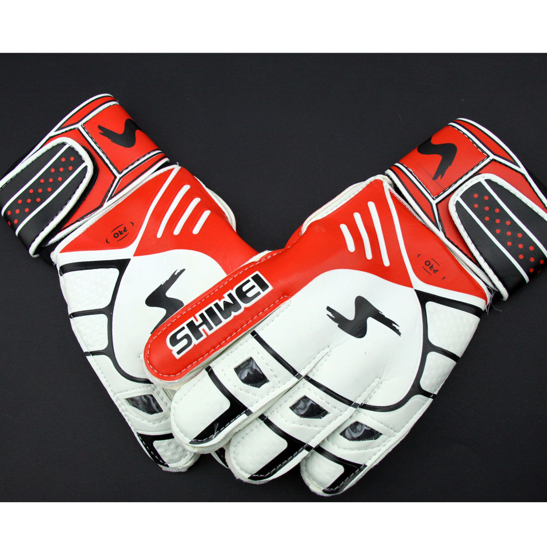New Goalkeeper Gloves Soccer Football Predator Pro Goal Keeper Glove Mitts Latex