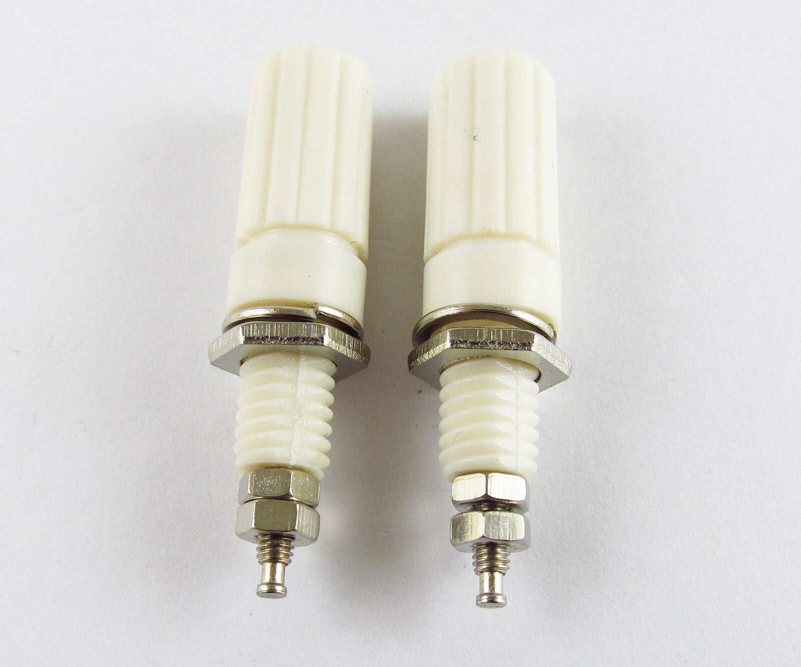 50pcs White 4mm Binding Post For Speaker Cable 4mm Banana Plug Test Connector