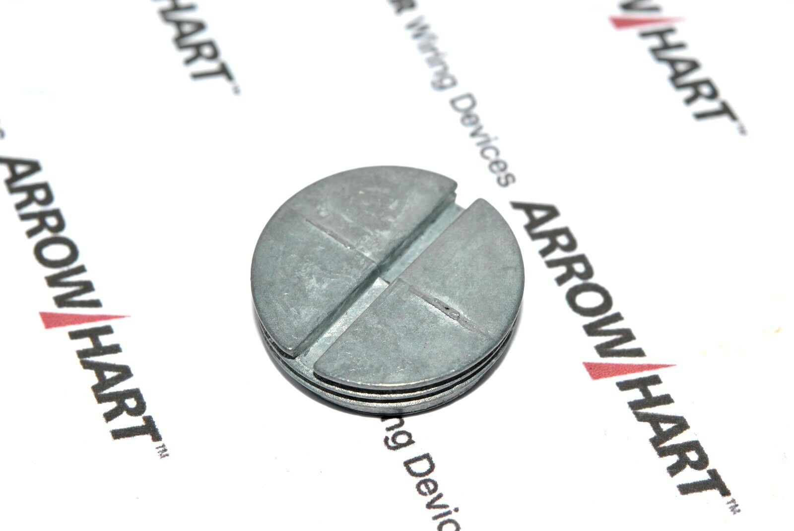 2pcs-COOPER TP7944 3/4 Diameter CLOSURE PLUGS – ZINC DIE-CAST Outlet Boxe Cover