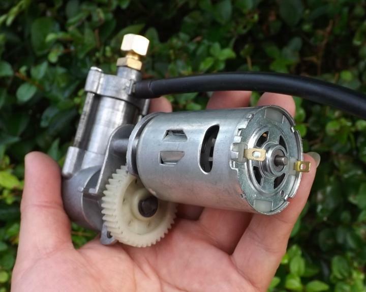 High Voltage Electric Single Cylinder DC12V Auto Tire Emergency Inflator Pump