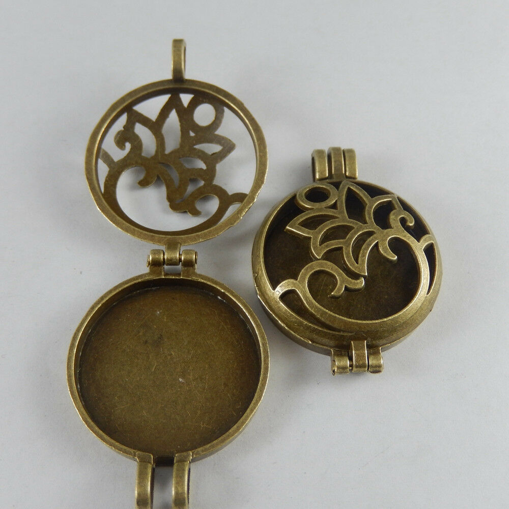 2 pcs Antiqued Bronze Alloy Hollowed Fox Locket Aromatherapy Pendant Charm 30mm