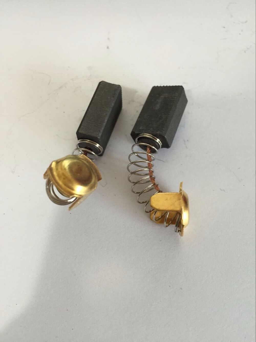 10 PCS 20mm x 11mm x 7mm Motor Carbon Brushes for Hitachi Power Tool