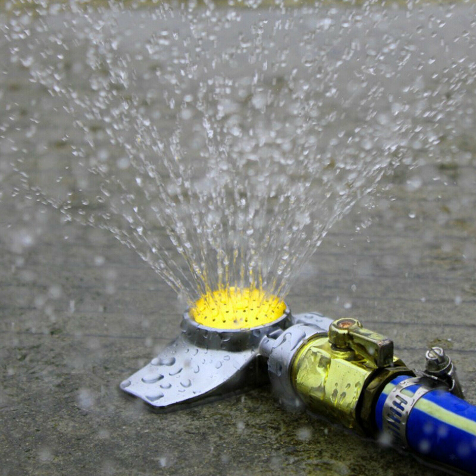 Metal 360 Degree Sprinkler for Lawn Watering Gentle Water Flow Easy Use