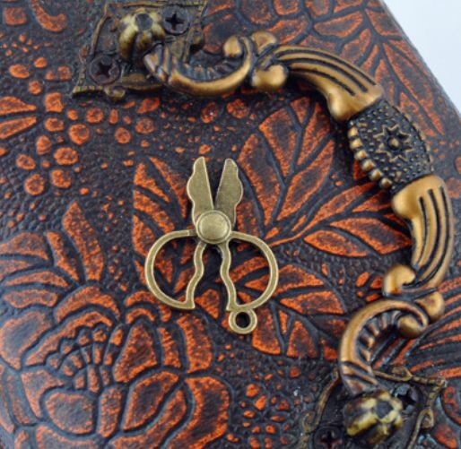 50pcs bronze Retro style scissors alloy Jewelry Charms pendants 26x19mm