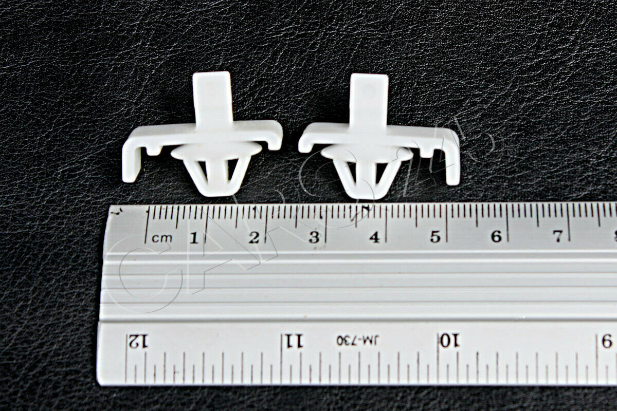 Mercedes W124 Coupe 88-95 Front Door Panel Fastener Clips 2 pcs OEM A0019885781