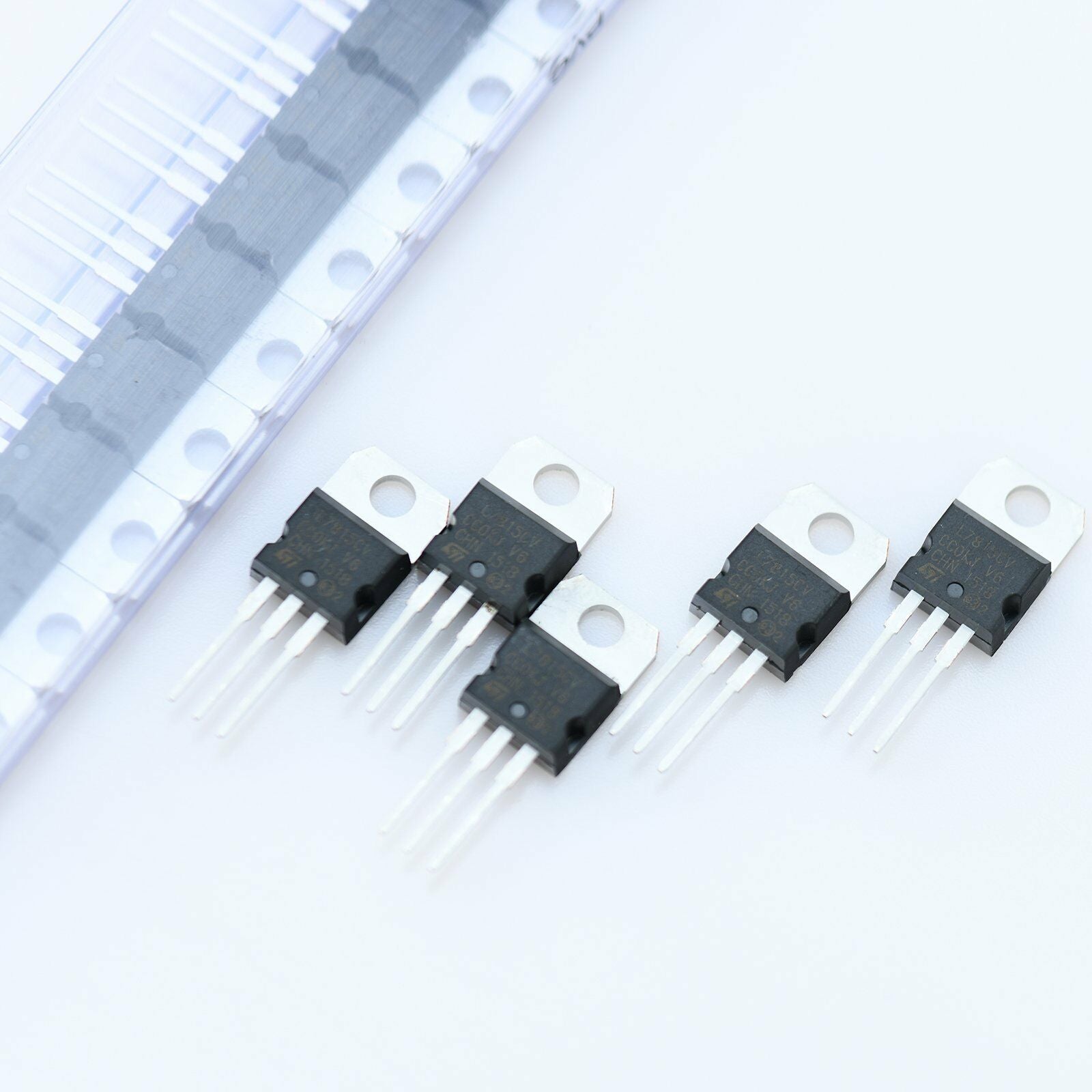 5pcs L7815CV L7815 LM7815 ST TO-220 Voltage Regulator 15V 1.5A DC OUTPUT