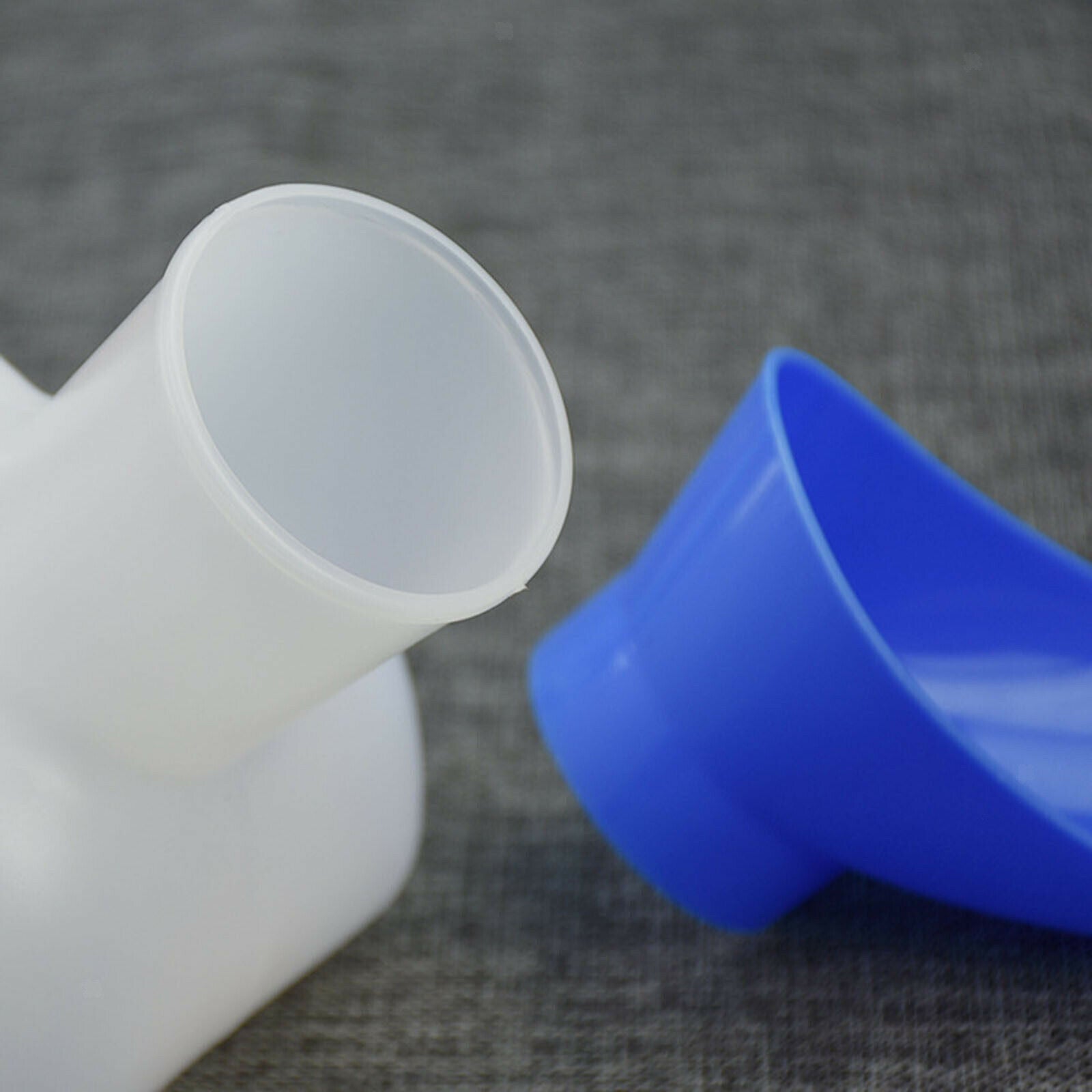 Portable Unisex Potty Urinal for Car Plastic Can for Car 1000 ML 34 Ounces