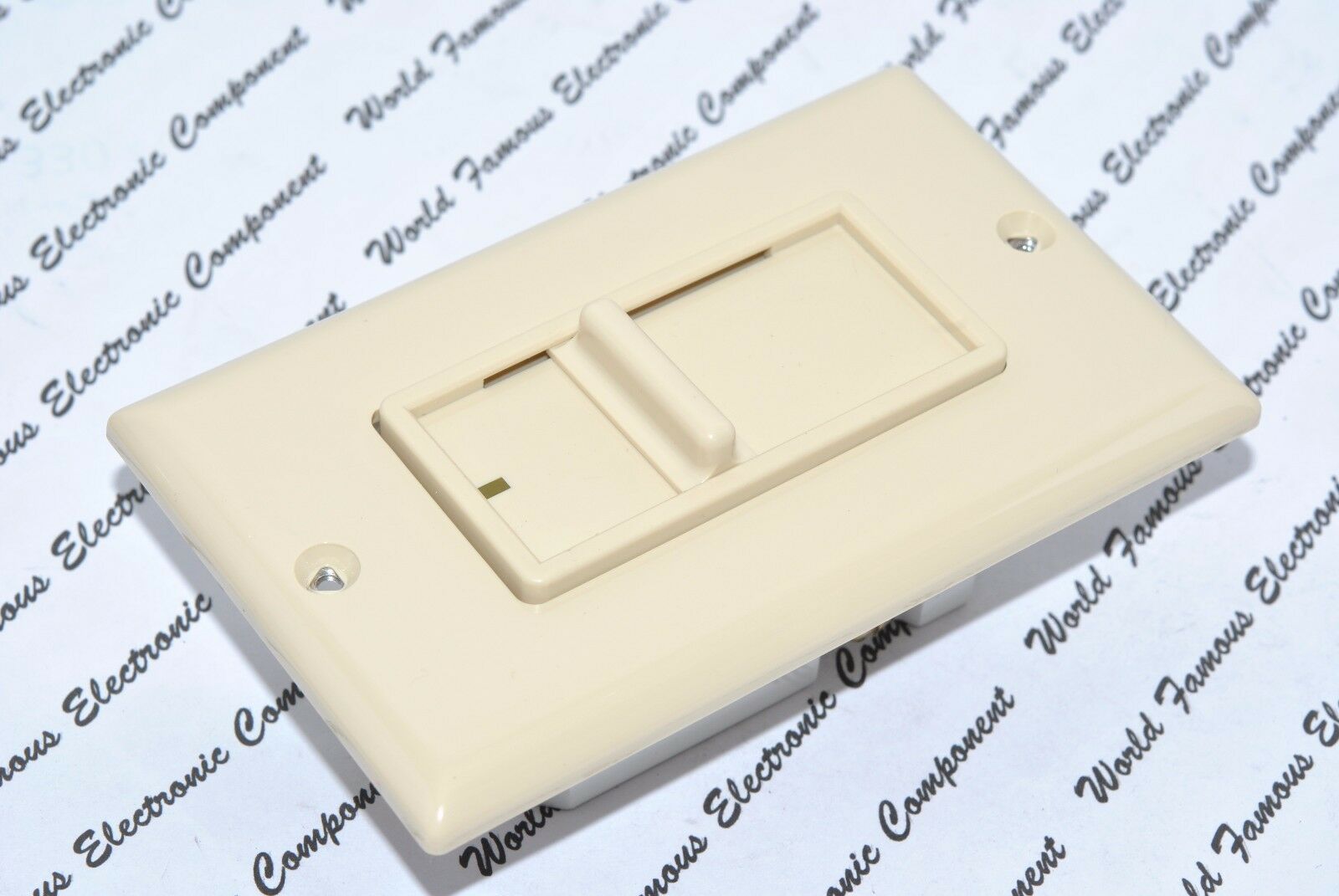 1pcs-COOPER 6432V Lighted Slide Dimmer 600W 120V AC/CA 60Hz - lvory