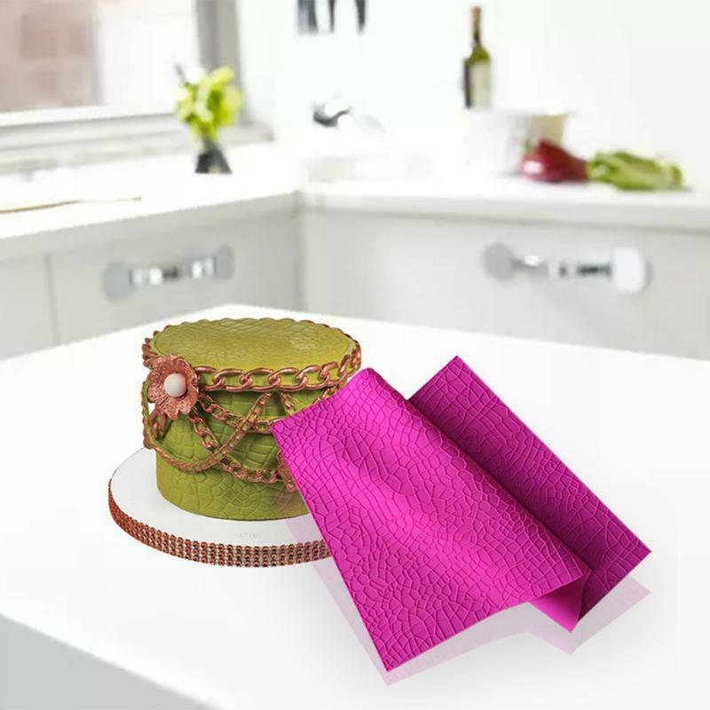 Skin Texture Embossed Fondant Lace Cushion Silicone Mold for Chocolate