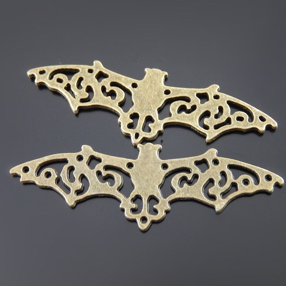 18pcs Antiqued Bronze Hollowed Bat Alloy Charm Pendant Halloween Craft 55*19*2mm