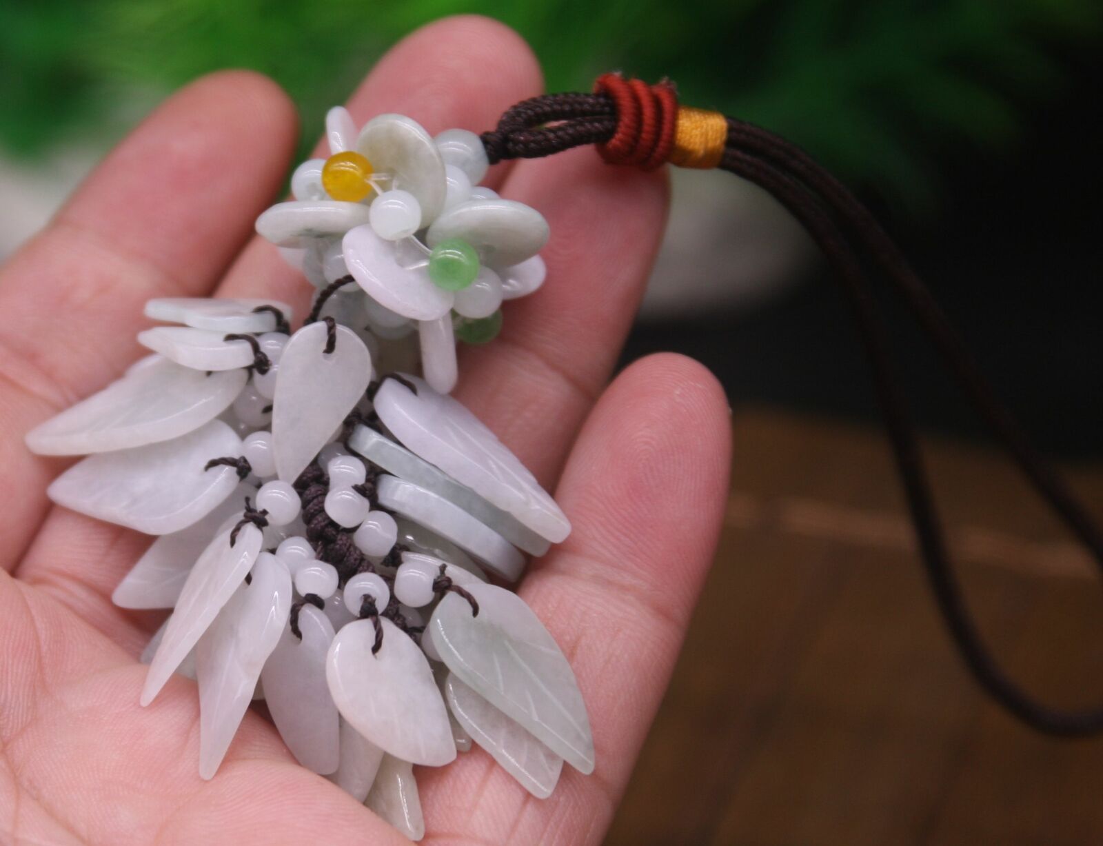 certified 100% natural green jadeite jade Car pendant Leaf petals æ ‘å¶è½¦æŒ‚ AA++