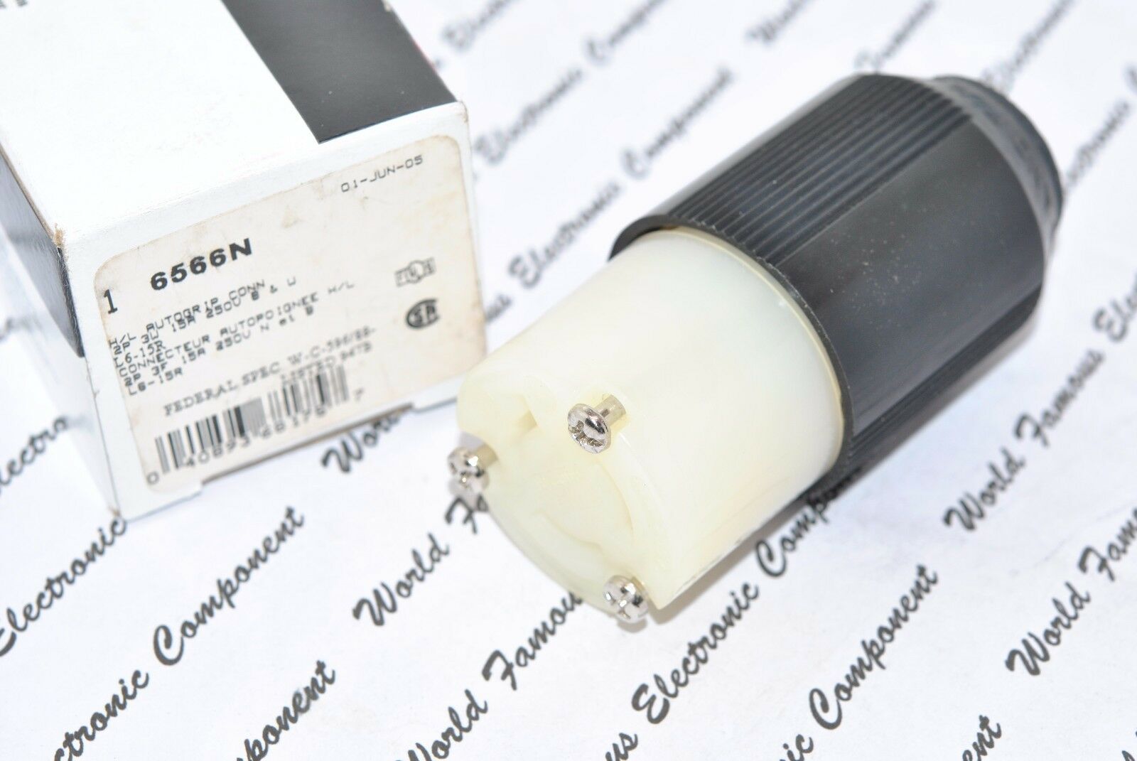 1pcs - COOPER 6566N NEMA L6-15 15A 250V Hart-Lock Locking Connector