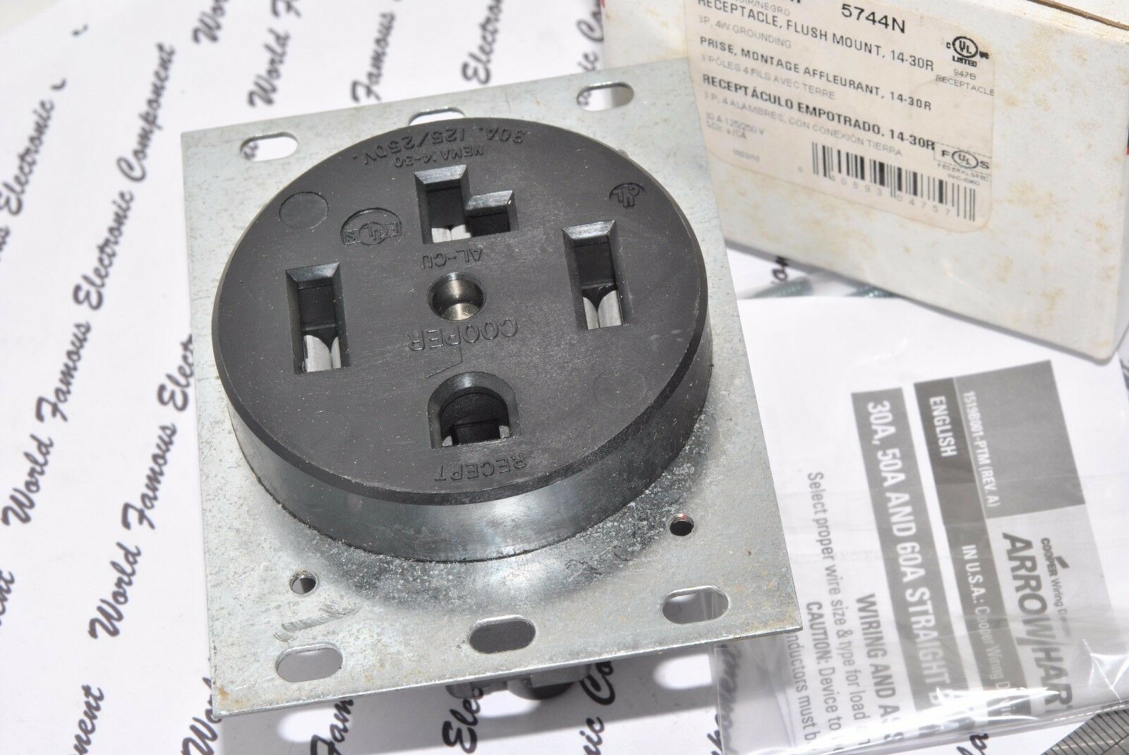 1pcs-COOPER 5744N NEMA 14-30R 30A 125/250V AC Power Receptacle