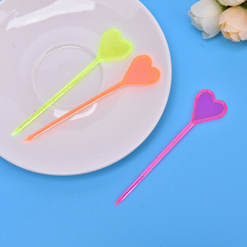 50pcs Plastic Disposable Forks Stick Food Picks Heart Arrow Dessert Fruit FDEAU