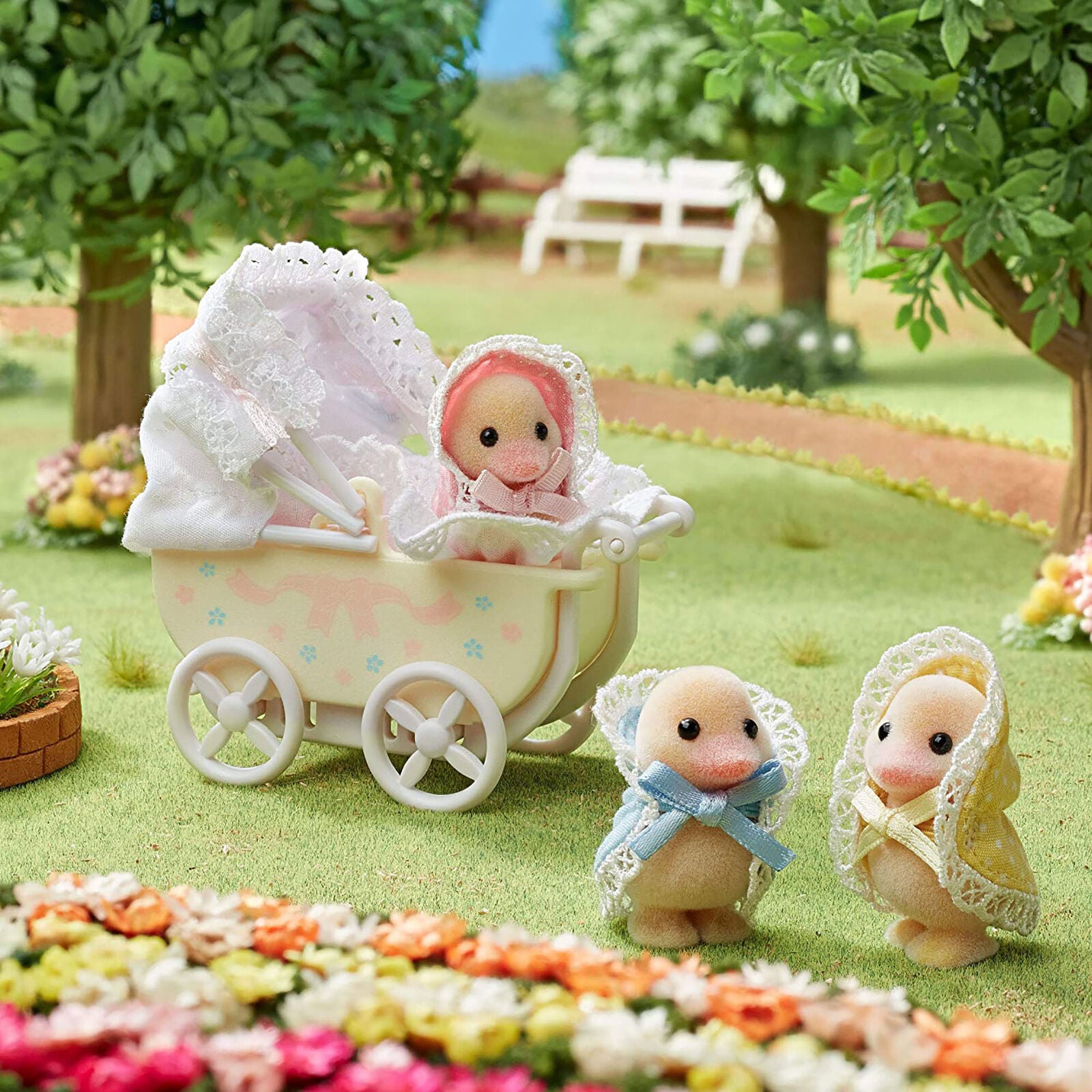 Sylvanian Families Darling Ducklings Baby Carriage Pram Set 5601 Age 3+