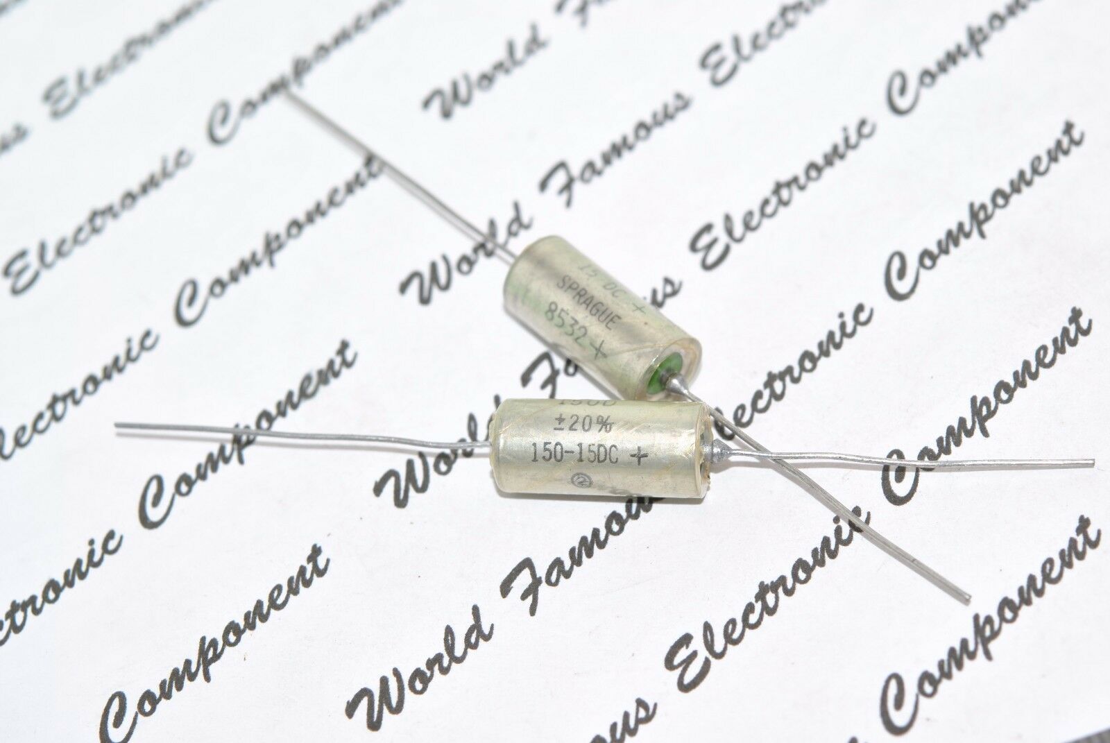 1pcs - SPRAGUE 150uF (150µF) 15V 10% 150D MIL Axial Tantalum Capacitor