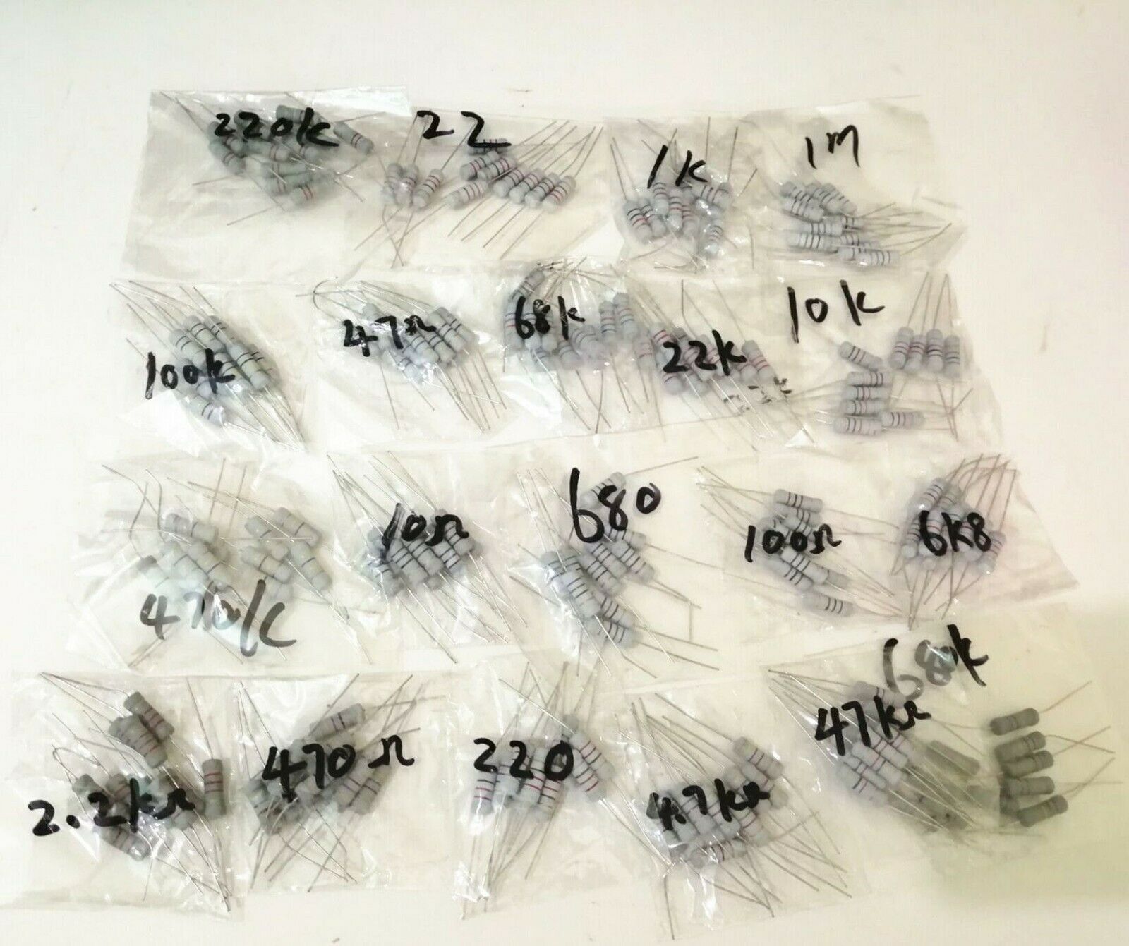 200Pcs 10 ohm-1M ohm 20Value 3W Resistor Set 5% Resistance Assortment Kit