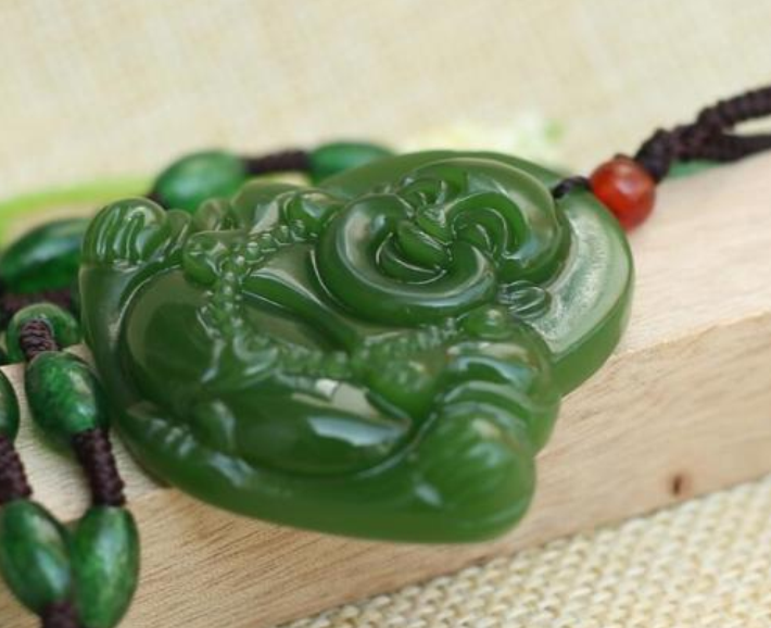 Fine Natural hand-carved black green jade buddha Lucky Amulet pendant necklace A