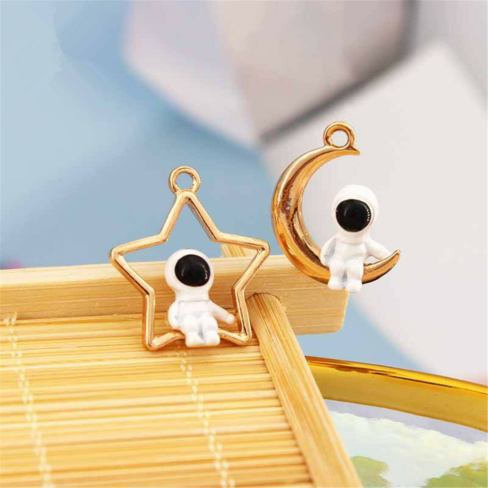 10PCS White Color Alloy Astronaut Moon Star Charms Pendant Jewelry Making Craft