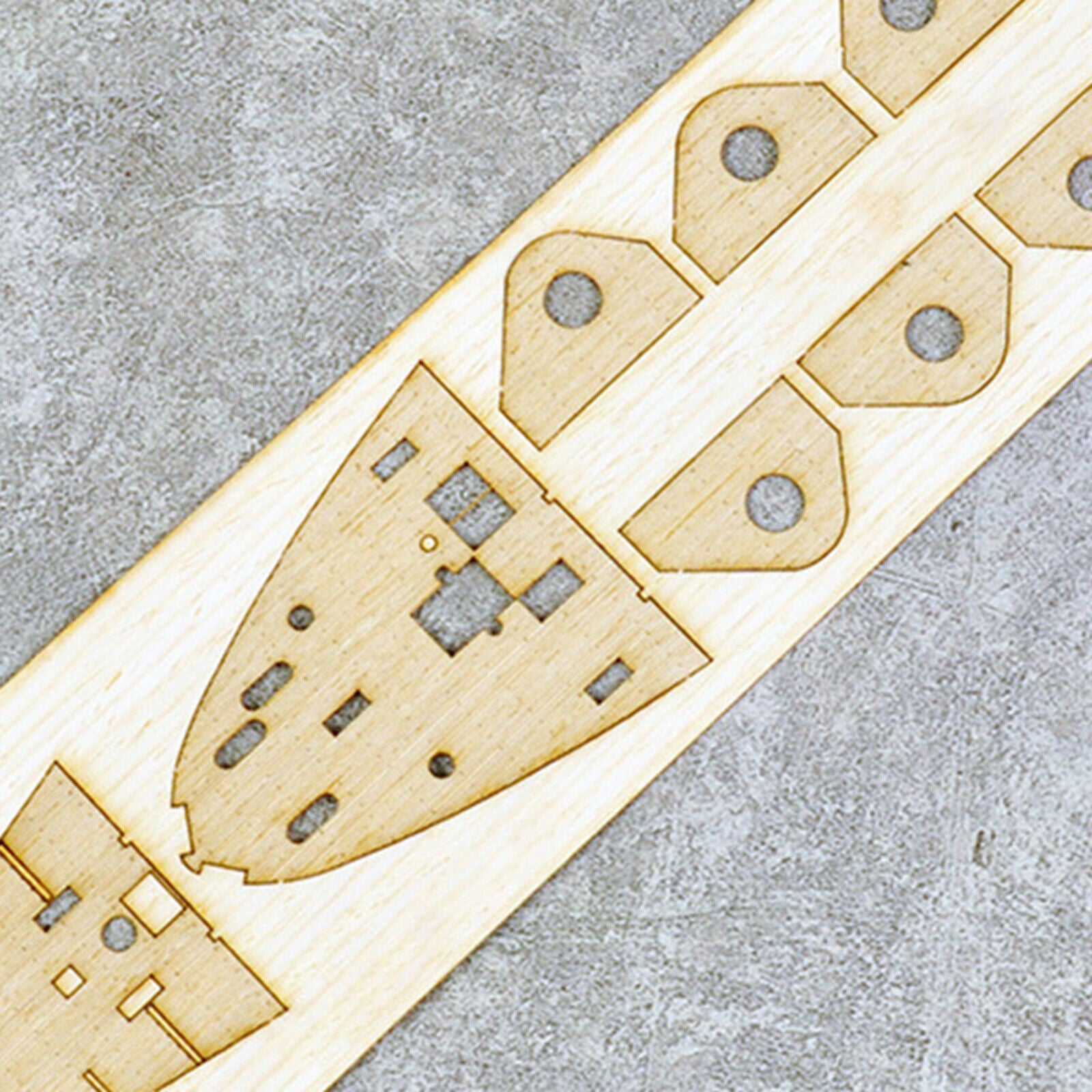 1:350 HMS Ark Royal Aircraft Carrier Deck with Anchor Chain Assembly Kit DIY