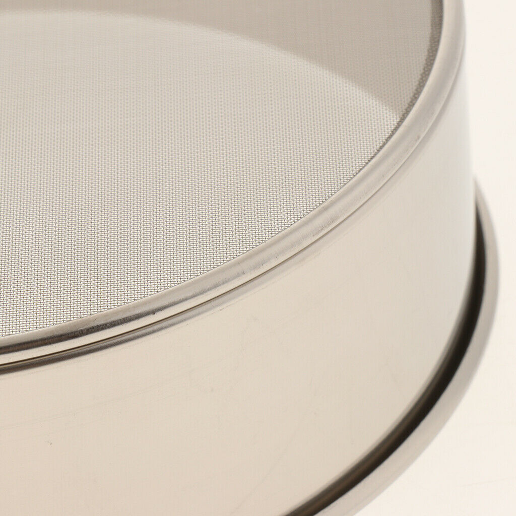 Fine-meshed kitchen sieve Round flour sieve Light strainer made of stainless