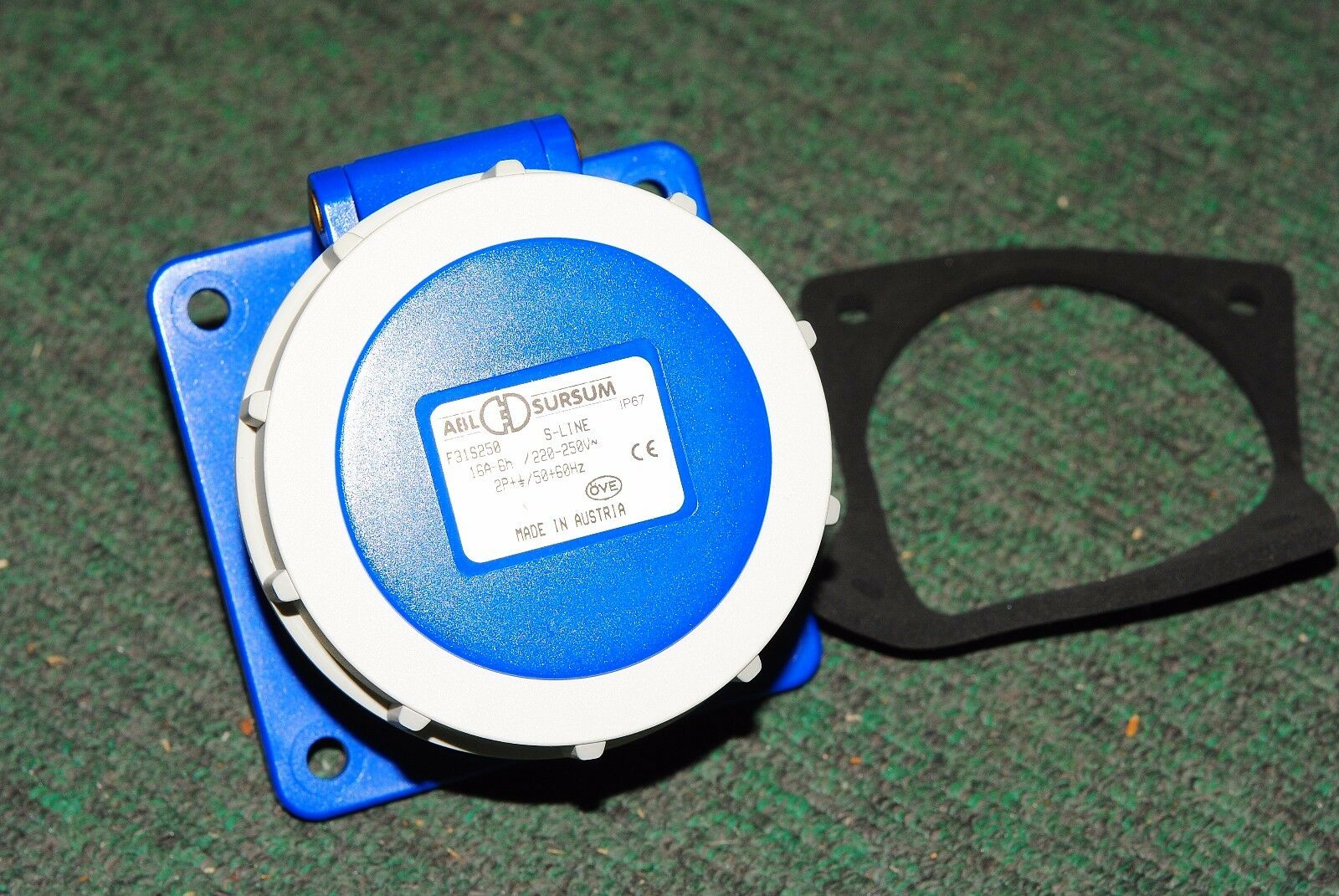1pcs -ABL SURSUM F31S250 IP67 16A 220-250V~ CEE Panel-mounted socket