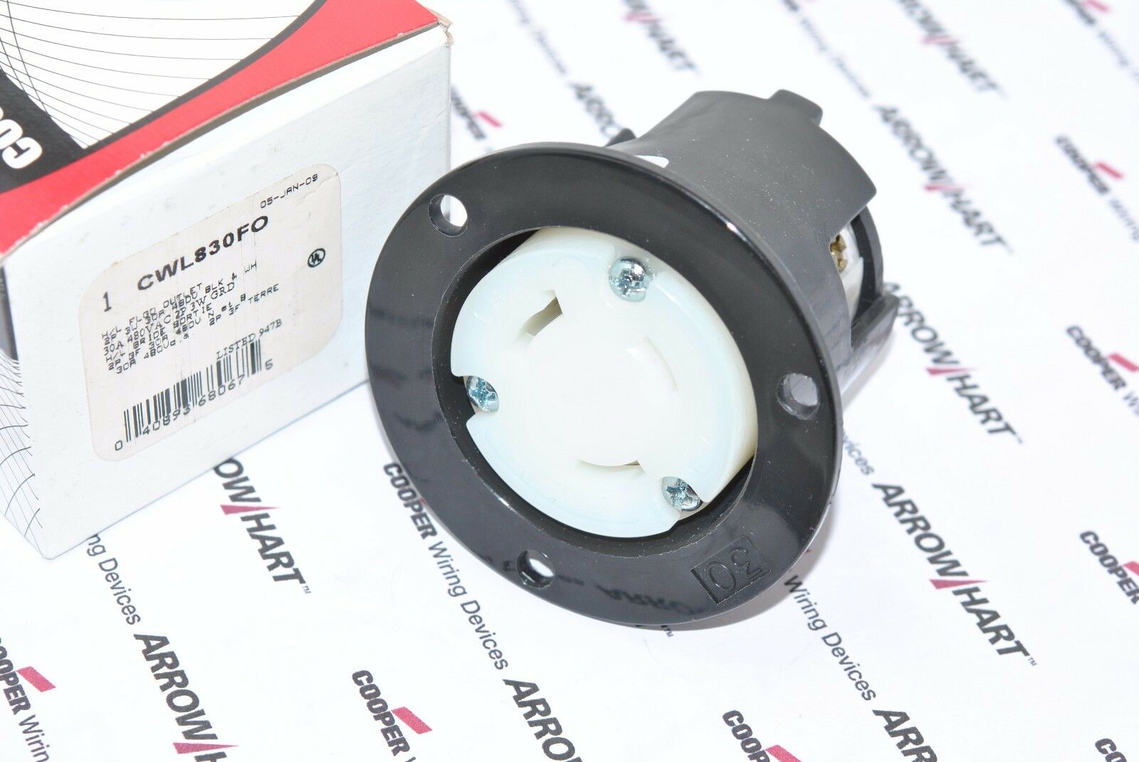 1pcs-COOPER CWL830FO NEMA L8-30 30A 480V 2P3W Locking Outlet - Flanged
