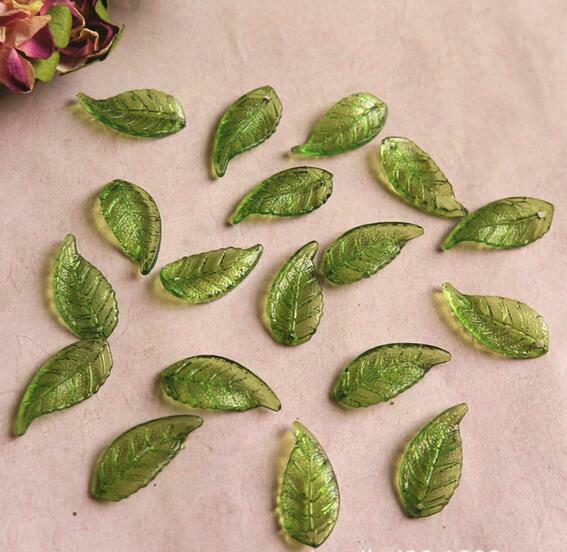 100pcs Acrylic Green leaf Pendant Beads Jewelry material Accessorie 10*22mm