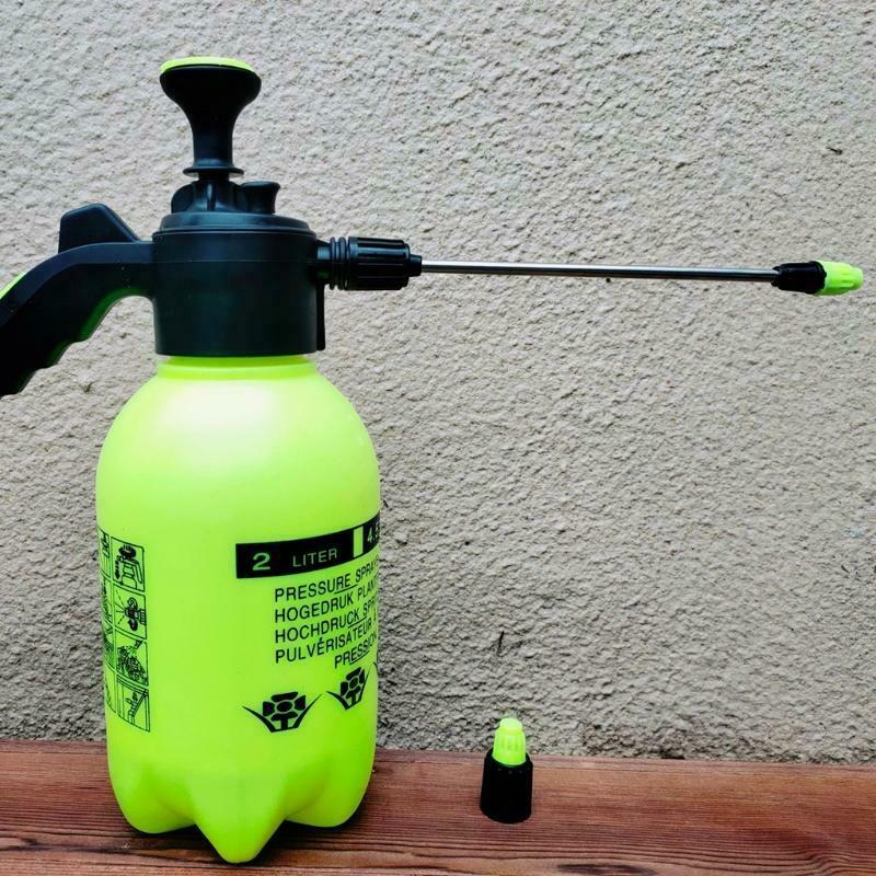 Foam Sprayer Handheld Pump Air Pressure Nozzle 2L Wash Watering Can Outdoor