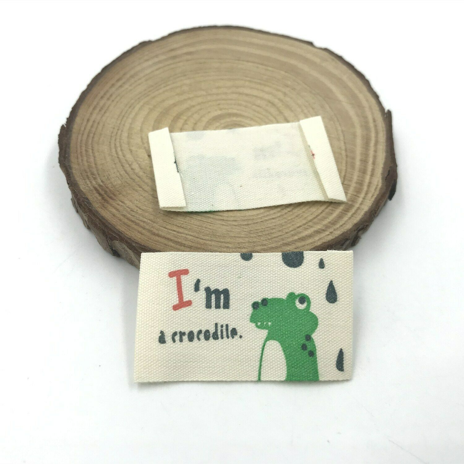 100pcs Clothing Cloth labels Crocodile pattern label sewing accessories handmade