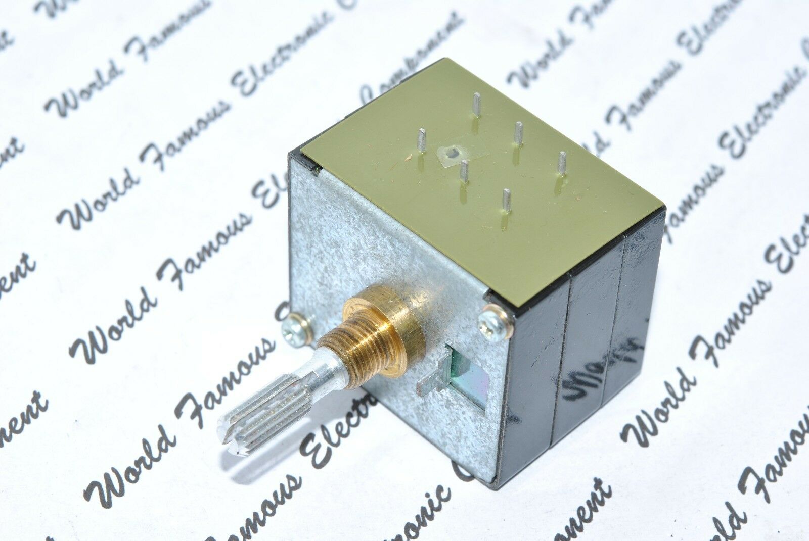 1pcs - ALPS RK40 250K Log Black Beauty Audio Potentiometer Knurled - 726t