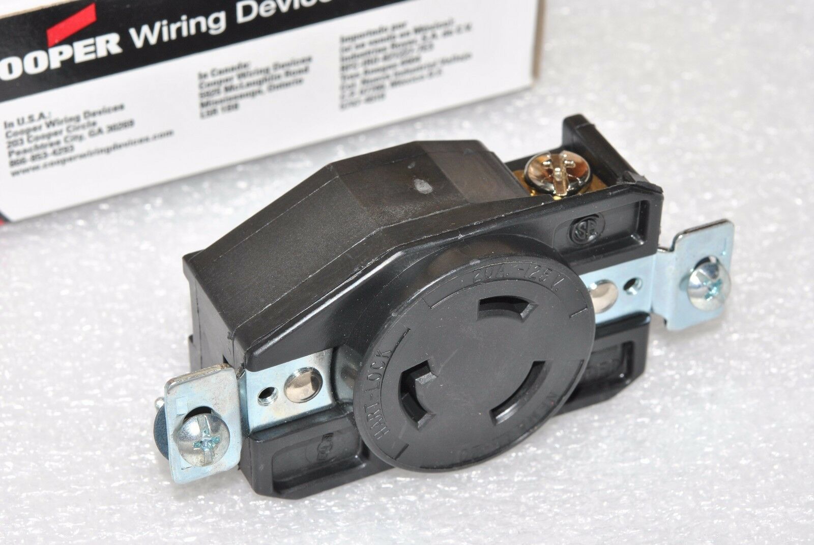 1pcs - COOPER CWL520R NEMA L5-20R 20A 125V Twist Hart-Lock Locking Receptacle