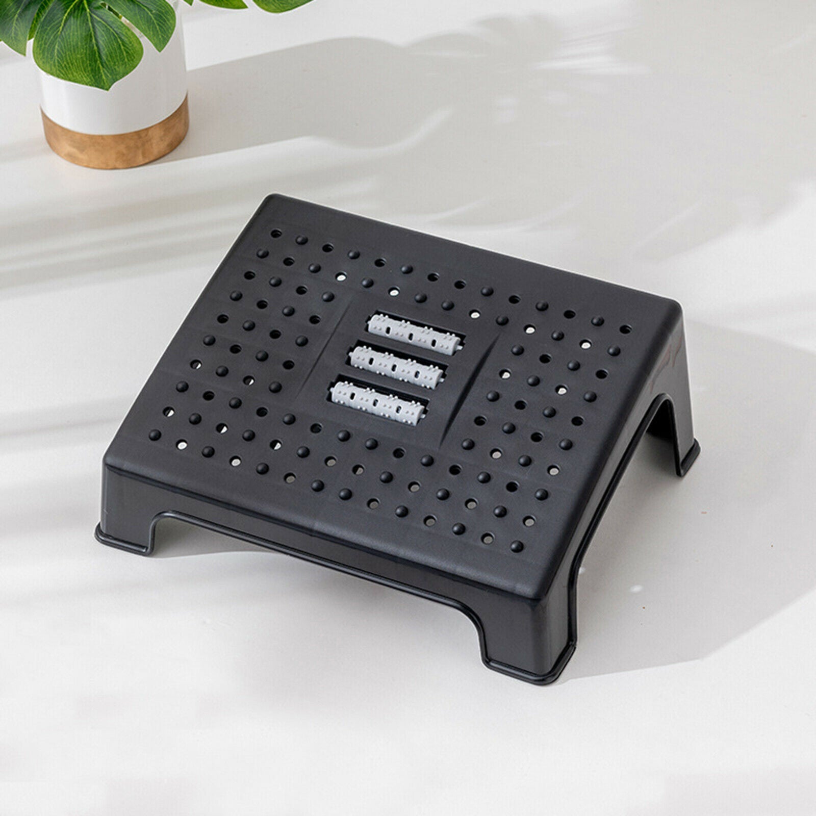 under Desk Footrest, Ergonomic And Ergonomic Footrest with Non- Bottom for